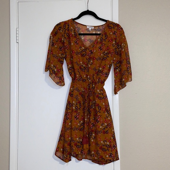 Eyeshadow Dresses & Skirts - Small Orange Floral Dress